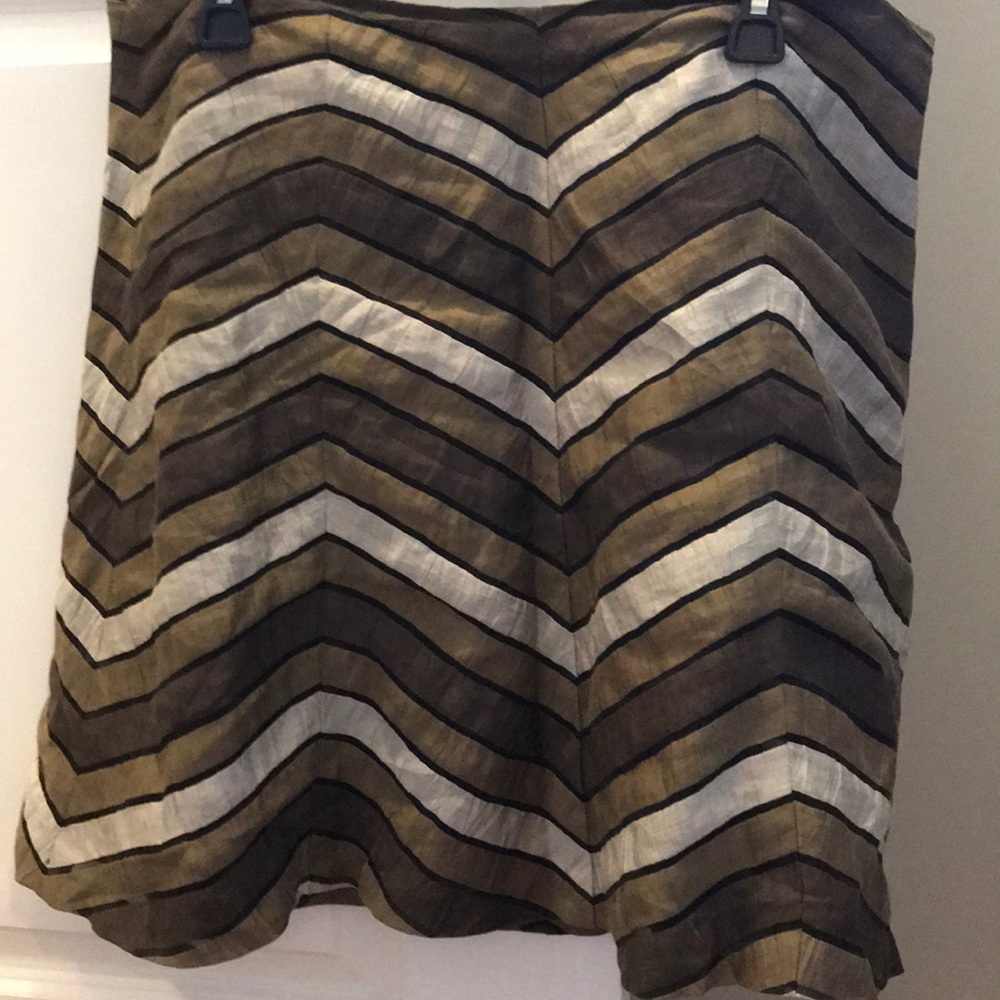 Limited A-line short skirt